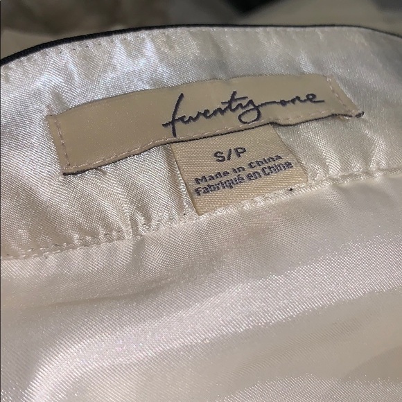 Twenty One Full Tutu A-line tule layered Skirt - Picture 2 of 16